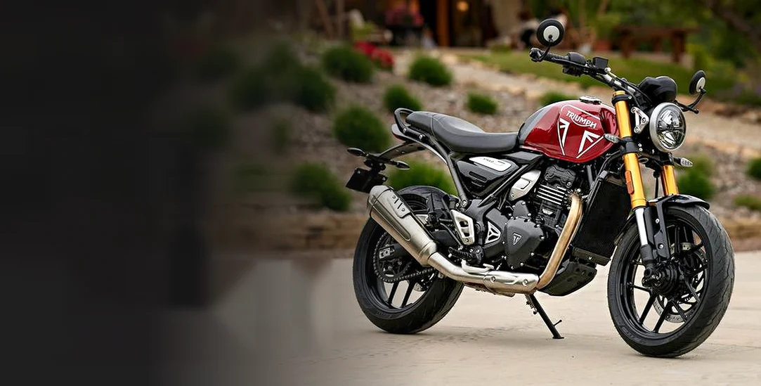 Triumph Speed 400 in red
