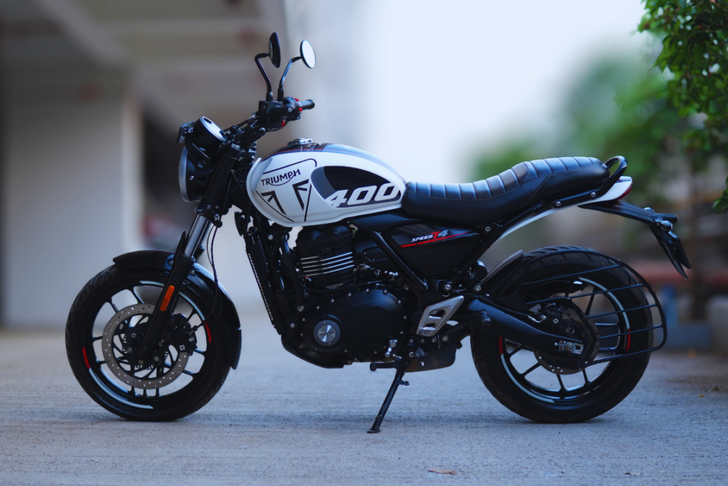 Triumph T4